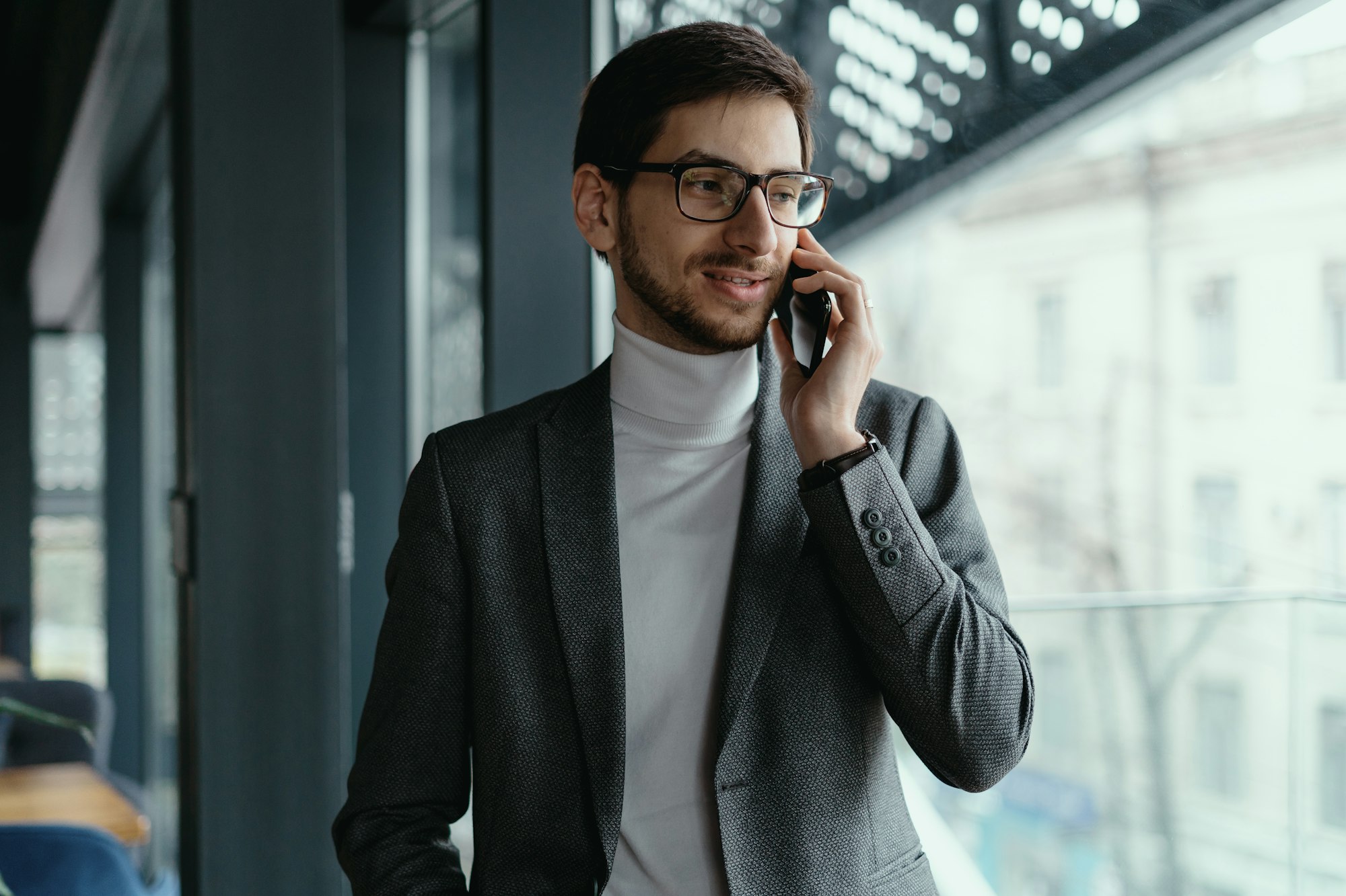 Portrait successful business man talking on the smartphone